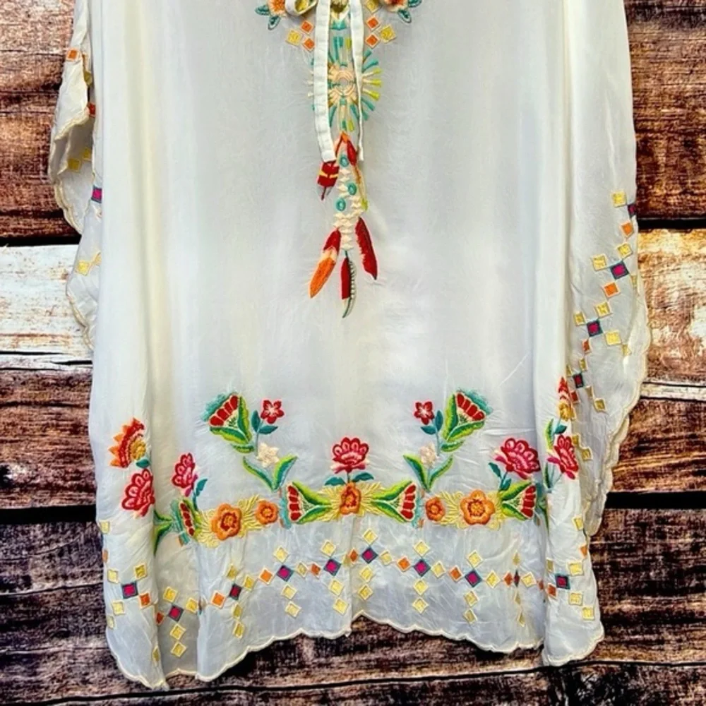EUC - RARE Johnny Was oversized white embroidered poncho/tunic - Size Large - Picture 12 of 16